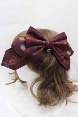 画像1: ALICE and the PIRATES / 魔女と悪魔の西洋菓子店〜ソロモンの小さな鍵と秘密のレシピ〜柄リボンクリップ  ボルドー I-26-02-13-123-PA-AC-SA-ZI