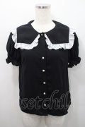Jamie エーエヌケー / スクエアフリル襟半袖ブラウス  黒Ｘ白 I-26-02-15-049-LO-BL-SA-ZI