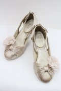 axes femme / お花コサージュ付パーティーパンプス L ベージュ I-26-02-15-124-AX-SH-SA-ZI