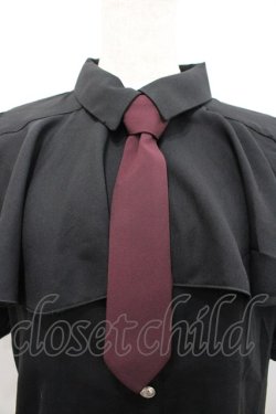 画像2: axes femme POETIQUE / タイ付ラッフルフリル半袖ブラウス  黒 I-26-02-15-002-AX-BL-HR-ZI