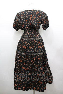 画像2: WONDERFUL WORLD / 苺pt&刺繍半袖ワンピース  ブラック I-26-02-18-071-LO-OP-SA-ZI