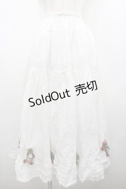 画像1: WONDERFUL WORLD / 苺編みぐるみ付きスカート  ホワイト I-26-02-18-077-LO-SK-SA-ZI