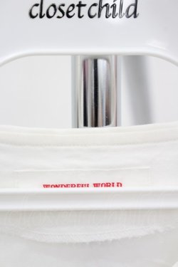画像4: WONDERFUL WORLD / さくらんぼ刺繍長袖ブラウス  ホワイト I-26-02-18-010-LO-BL-SA-ZI