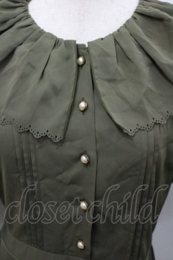 画像2: Amavel / Classy Ladyフリルロングワンピース  カーキ I-26-02-23-075-CA-OP-SA-ZI