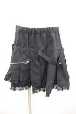 画像1: GOOD LUCK / ベルトデザインプリーツスカート  黒 I-26-02-23-099-PU-TO-TE-ZI