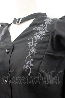 画像2: axes femme / チョーカー風ローズ刺繍ブラウス F 黒 I-26-02-23-014-AX-BL-TE-ZI