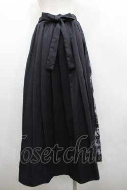 画像2: NieR Clothing / プリーツ&プリントスカート  黒ｘグレー I-26-02-25-087-PU-SK-SA-ZI