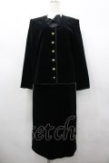 INGEBORG / 別珍リボンパールボタンジャケット&別珍スカートセットアップ  黒Ｘゴールド I-26-02-28-068-LO-JA-SA-ZI