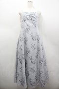 Maison de FLEUR Ayaka Sasaki / フラワープリントワンピース  グレー I-26-02-28-075-LO-OP-SA-ZI