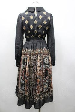 画像2: LOLITA / 絵画柄サテンワンピース  黒 I-26-02-28-087-LO-JA-SA-ZI