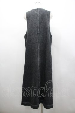 画像2: PINK HOUSE / スナップボタンデニムジャンパースカート  黒デニム I-26-02-28-102-LO-OP-SA-ZI