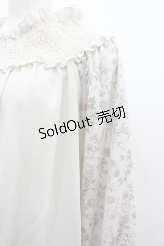 画像3: axes femme / ミュルーズ袖ボリュームブラウス  生成り I-26-02-28-015-AX-BL-SA-ZI (3)