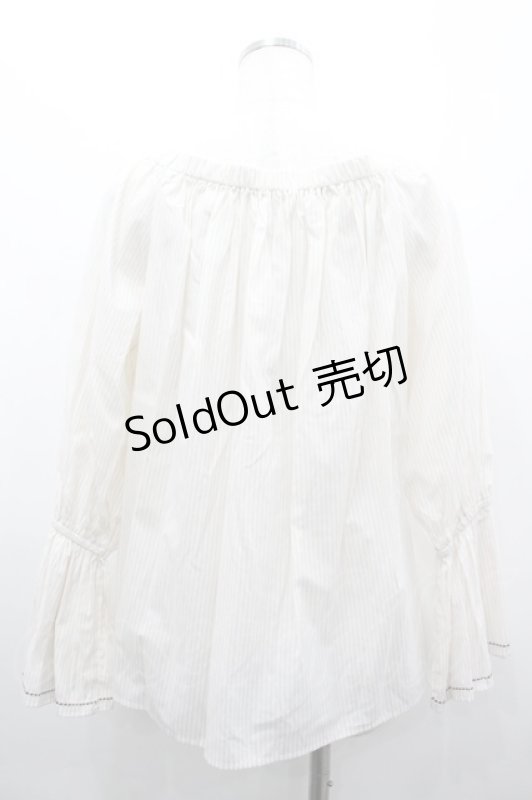 画像2: axes femme / 刺繍使いボリューム袖ブラウス  アイボリーＸ白 I-26-02-28-018-AX-BL-SA-ZI (2)