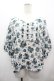 画像1: axes femme / 薔薇柄ドルマントップス  白Ｘ青 I-26-02-28-022-AX-TO-SA-ZI (1)