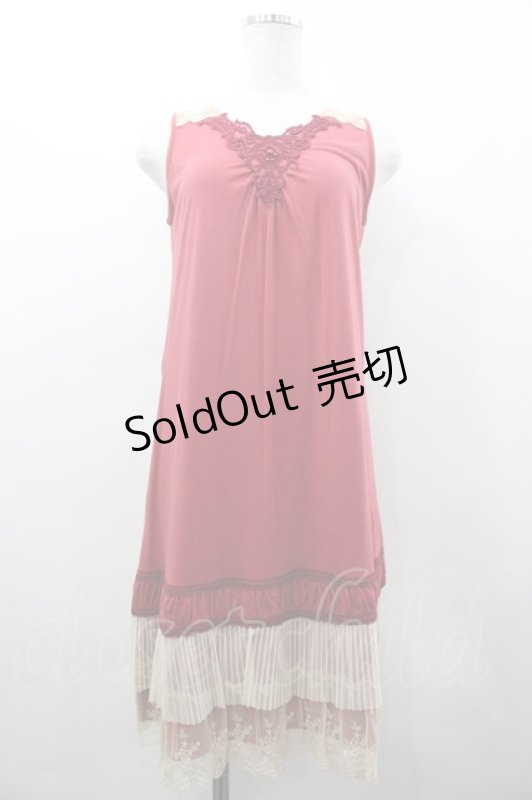 画像1: axes femme / フロントレースパールノースリーブワンピース  赤 I-26-03-02-056-AX-OP-SA-ZI (1)