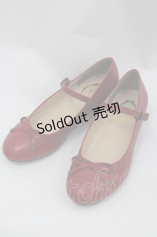 画像1: Fi.n.t / ストラップ付きリボンバレエシューズ L 赤 I-26-03-02-124-CA-SH-SA-ZI (1)