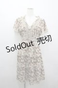 axes femme / ローズリーフ柄ティアードワンピース M ベージュ I-26-03-04-053-AX-OP-TE-ZI