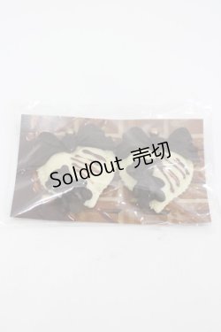 画像1: BooDoDo / リボンハートマカロンくまピアス  白Ｘブラウン I-26-03-04-110-LO-AC-SA-ZI