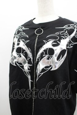画像2: REFLEM / チェーン付きアップリケ半袖 Tシャツ  黒 I-26-03-04-011-PU-TS-TE-ZI
