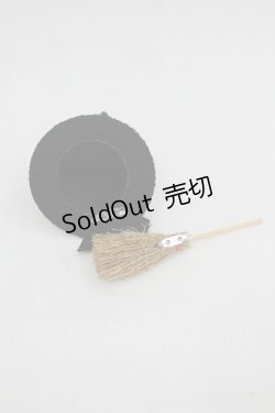 画像2: Triple fortune / 魔女帽&ホウキブローチ  黒Ｘベージュ I-26-03-05-055-EL-AC-SA-ZI