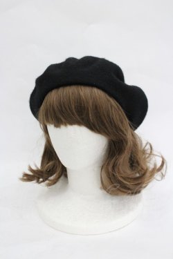 画像1: ATELIER PIERROT / ハリー・ポッター リボンブローチ付きレースアップベレー帽  スリザリン（グリーン） I-26-03-05-082-EL-AC-KB-ZI