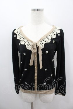 画像1: axes femme / パール&ビジューフラワープルオーバー M クロ I-26-03-06-035-AX-TO-SA-ZI