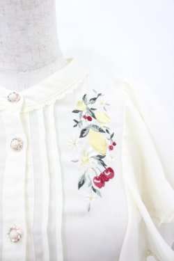 画像3: axes femme / ミックスフルーツ刺繍ブラウス  アイボリー I-26-03-06-001-AX-BL-SA-ZI