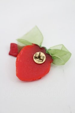 画像3: Emily Temple cute / いちごアクリル片耳ピアス  赤Ｘゴールド I-26-03-08-067-ET-AC-SA-ZI