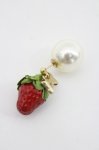 画像1: Emily Temple cute / いちごパール片耳ピアス  赤Ｘ緑 I-26-03-08-068-ET-AC-SA-ZI (1)