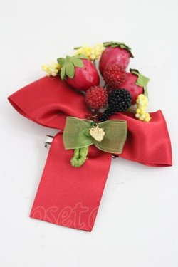 画像1: Emily Temple cute / いちごクリップコサージュ  赤 I-26-03-08-097-ET-AC-SA-ZI