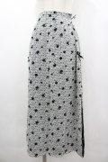 INGEBORG / フロッキーバラptスカート  ホワイト×ブラック I-26-03-10-085-LO-SK-SA-ZI
