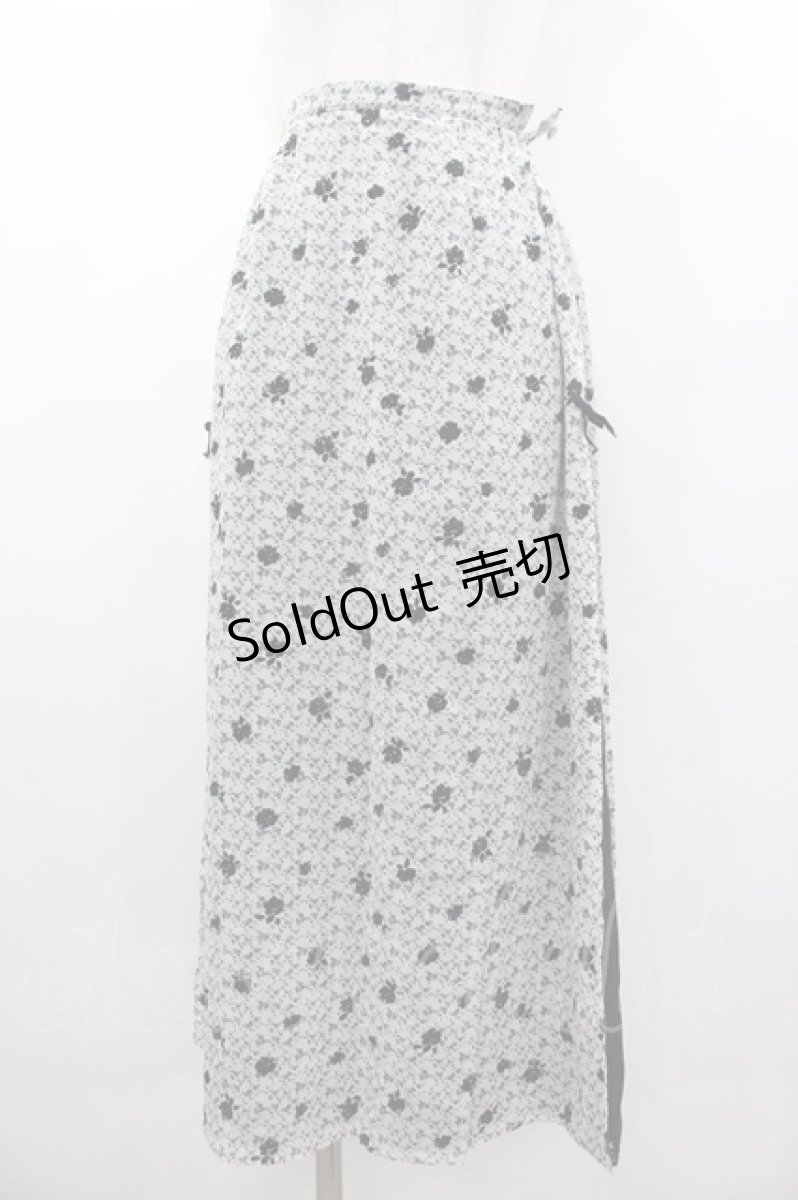 画像1: INGEBORG / フロッキーバラptスカート  ホワイト×ブラック I-26-03-10-085-LO-SK-SA-ZI (1)