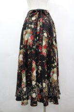 画像2: KANEKO ISAO / 赤い木の実とブーケ柄スカート  ブラック I-26-03-12-081-EL-SK-SA-ZI (2)