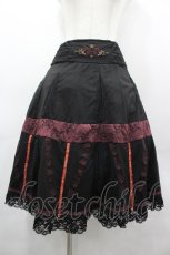 画像1: Ozz oneste / 蝶刺繍&裾レース2wayスカート  ブラック I-26-03-12-091-OO-SK-SA-ZI (1)