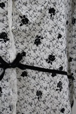 画像2: INGEBORG / フロッキーバラptVネックカーディガン  ホワイト×ブラック I-26-03-12-019-LO-TO-SA-ZI