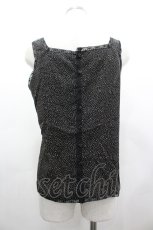 画像2: INGEBORG / ランダム水玉柄後ろボタンノースリーブブラウス  ブラック I-26-03-12-030-LO-BL-SA-ZI (2)