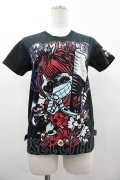 SEX POT ReVeNGe / ナース風プリントTシャツ  黒Ｘ赤Ｘサックス I-26-03-14-047-SP-TO-SA-ZI