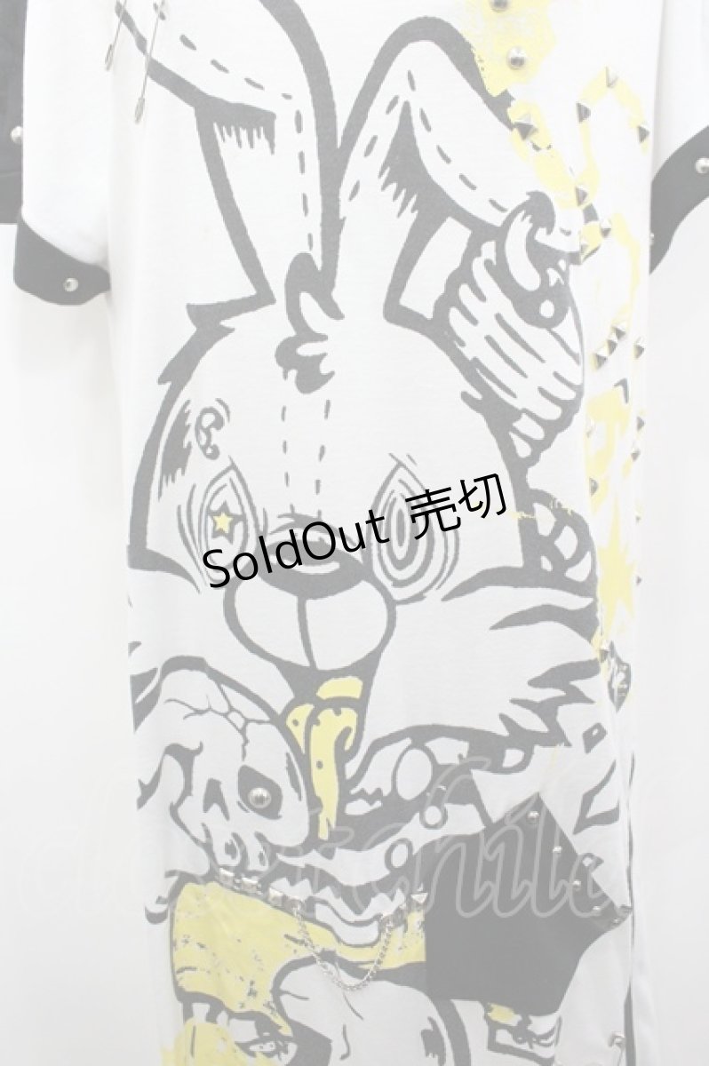 画像2: SEX POT ReVeNGe / バニーptダメージTシャツワンピース  白×黒×イエロー I-26-03-14-071-SP-OP-TE-ZI (2)