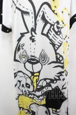 画像2: SEX POT ReVeNGe / バニーptダメージTシャツワンピース  白×黒×イエロー I-26-03-14-071-SP-OP-TE-ZI (2)