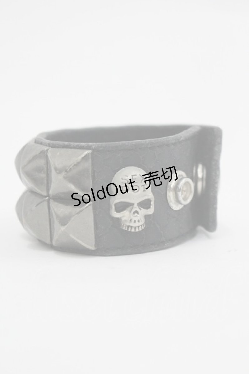 画像2: SEX POT ReVeNGe / スカルスタッズレザーバングル  黒 I-26-03-14-117-SP-AC-TE-ZI (2)