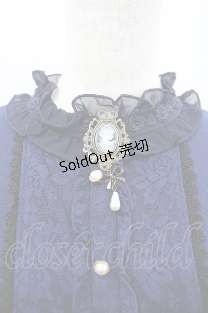 画像3: axes femme / ブローチ付ブラウス風プルオーバー M ネイビー I-26-03-14-013-AX-TO-TE-ZI (3)