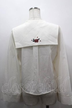 画像4: axes femme / 薔薇刺繍付け襟セットブラウス  白Ｘ赤 I-26-03-16-004-AX-BL-SA-ZI