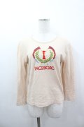 INGEBORG / ロゴ刺繍カットソー  アイボリーＸ赤 I-26-03-16-051-LO-TO-SA-ZI