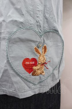 画像2: PINK HOUSE / アンジェリックラビッツ刺繍ハートポケット半袖ブラウス&総柄スカート(デニムオーバースカート付き)セットアップ  サックス I-26-03-16-055-LO-OP-SA-ZI