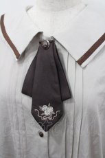 画像2: axes femme / タイ付ブラウス  ベージュ I-26-03-16-001-AX-BL-SA-ZI (2)