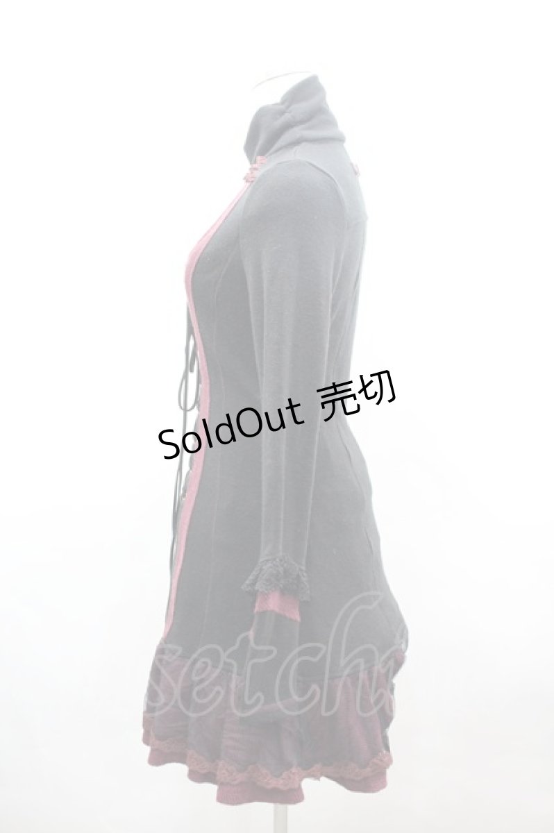画像2: Ozz Croce / フロント編み上げハイネック長袖ワンピース  黒Ｘボルドー I-26-03-16-087-OO-OP-SA-ZI (2)