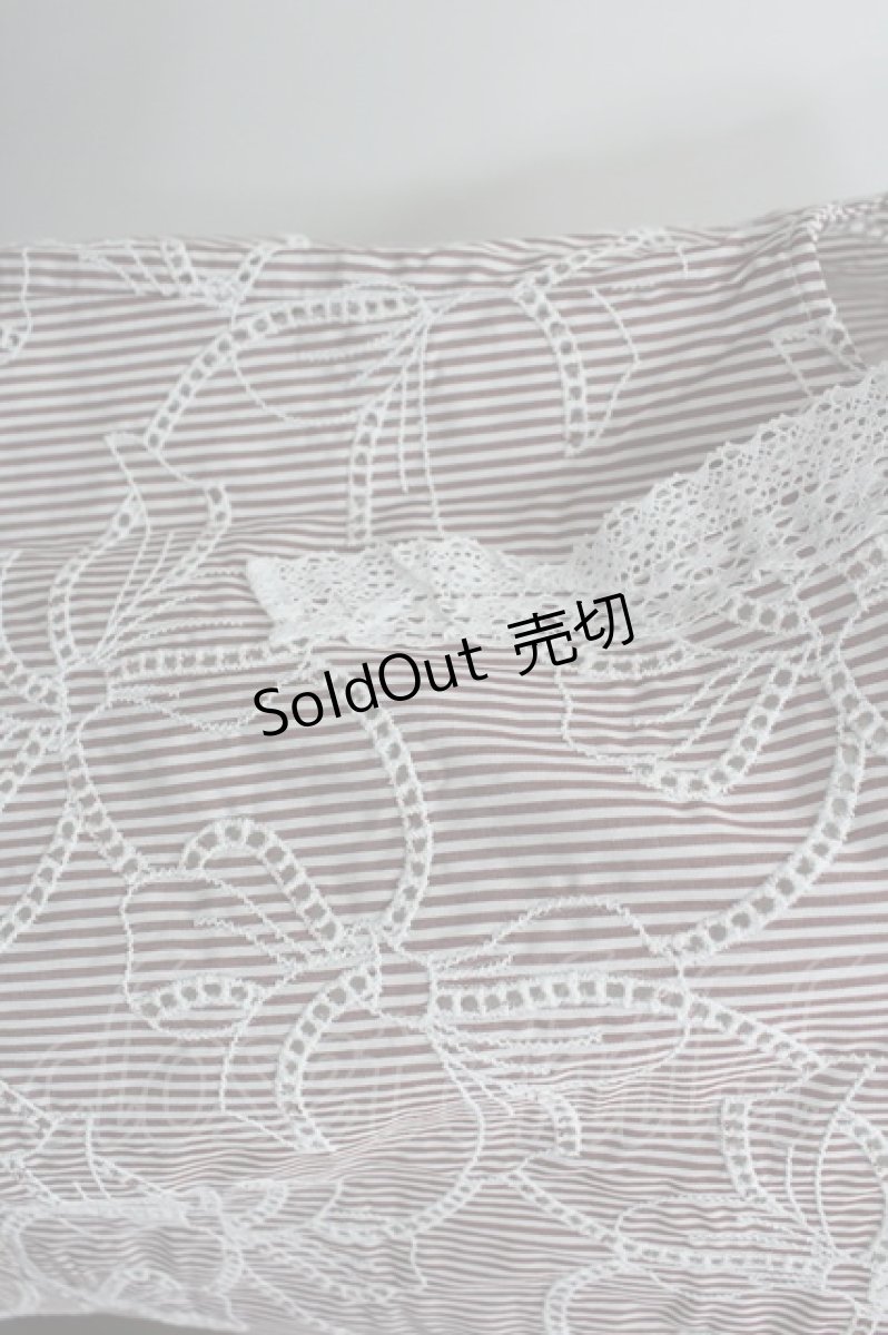 画像2: INGEBORG / ストライプアイレットリボン刺繍ブラウス 3(サイズ9号) 赤Ｘ白 I-26-03-16-014-LO-BL-SA-ZI (2)