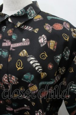 画像2: Q-pot. / シャイニーキャンディシャツ ユニセックス 黒 I-26-03-23-005-QP-BL-SA-ZI