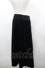 画像3: INGEBORG / カメリア刺繍入りベロアスカート  ブラック I-26-03-23-079-LO-SK-SA-ZI (3)