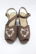 Fi.n.t / ブーケ刺繍ウッドライクソールサンダル M ブラウン I-26-03-23-122-CA-SH-SA-ZI